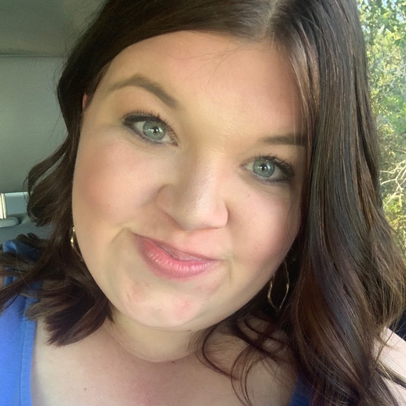 💁🏻‍♀️ Meet The Posher 👋🏻 - Picture 2 of 4